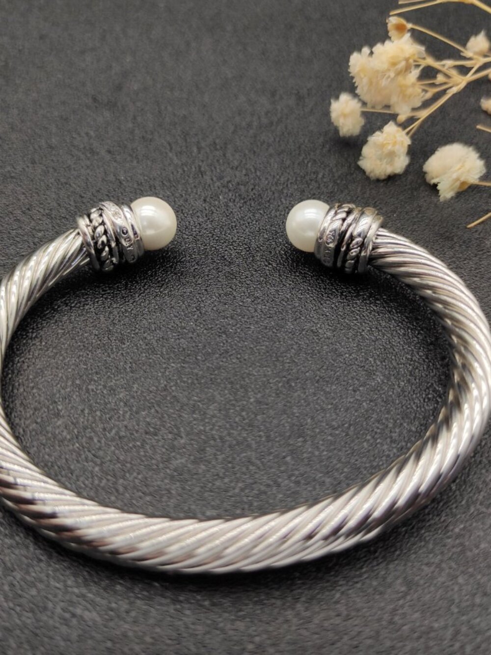 David Yurman 7mm rotating pearl bracelet - Picture 7 of 7